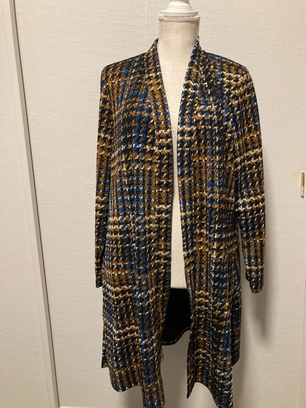 Susan Graver Open Front Cardigan in Blue, Gold and Black Houndstooth